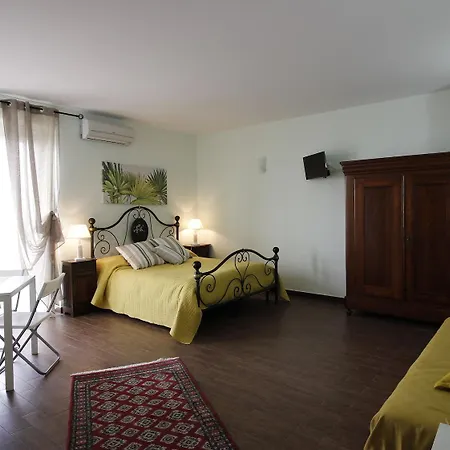 فندق مبيت وإفطار Ernestina 2*